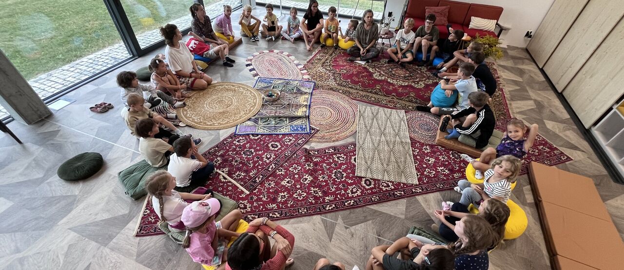Pět nových soukromých škol a školek zahajuje nový školní rok s podporou NF Veolia 